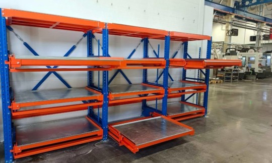 Стеллаж с выдвижным лотками