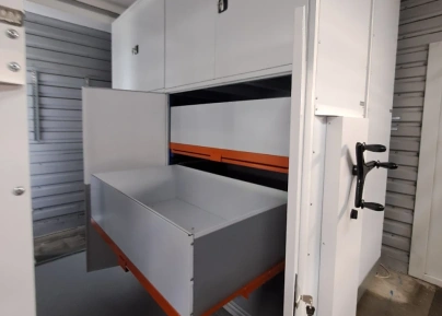 Стеллаж среднегрузовой с дверями и выдвижными ящиками