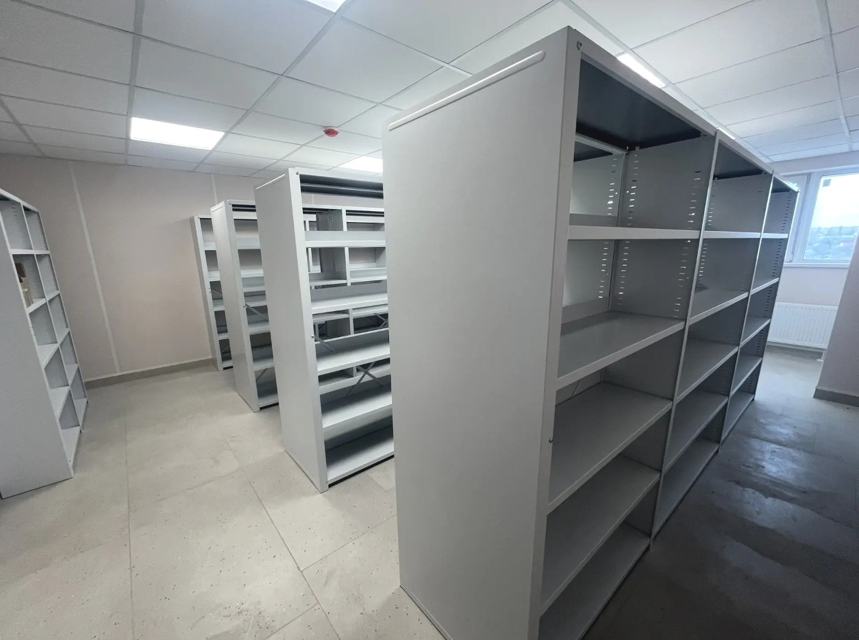 стационарные стеллажи для медицинского учреждения